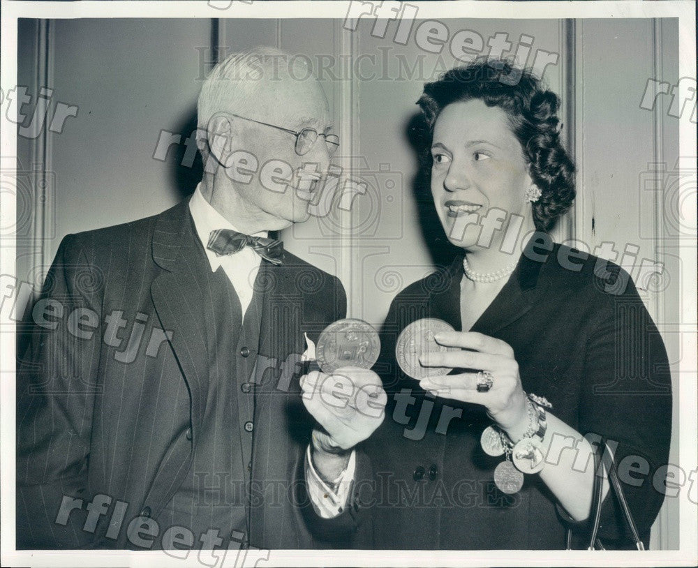 1958 Chicago IL Marshall Field Exec Stanley Field & Carol Fox Press Photo ads541 - Historic Images