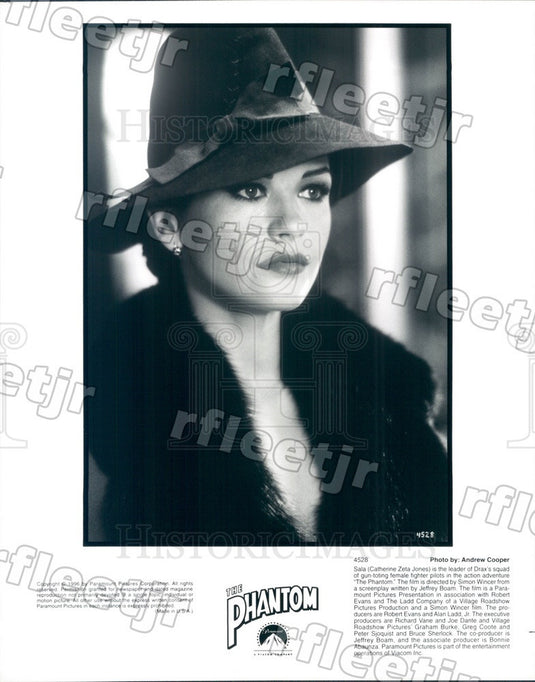 1996 Oscar, Tony Winning Actress Catherine Zeta Jones in Film Press Photo adt161 - Historic Images