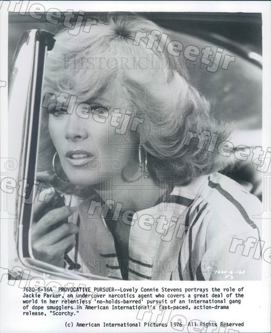 1976 Actress, Singer Connie Stevens in Film Scorchy Press Photo adt299 - Historic Images