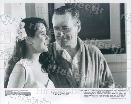 1989 Actors John Mahoney & Ione Skye in Film Say Anything Press Photo adt377 - Historic Images