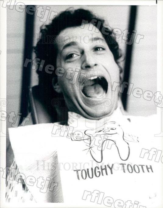1986 Actor Howie Mandel on TV Show St. Elsewhere Press Photo adt421 - Historic Images