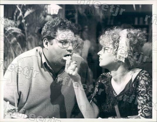 1986 Actors Stephen Furst, Jeannie Elias on TV St. Elsewhere Press Photo adt439 - Historic Images