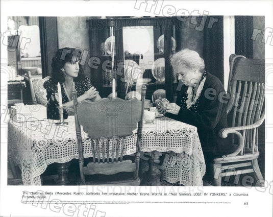 1993 Actors Mercedes Ruehl & Irene Worth in Lost In Yonkers Press Photo adu131 - Historic Images