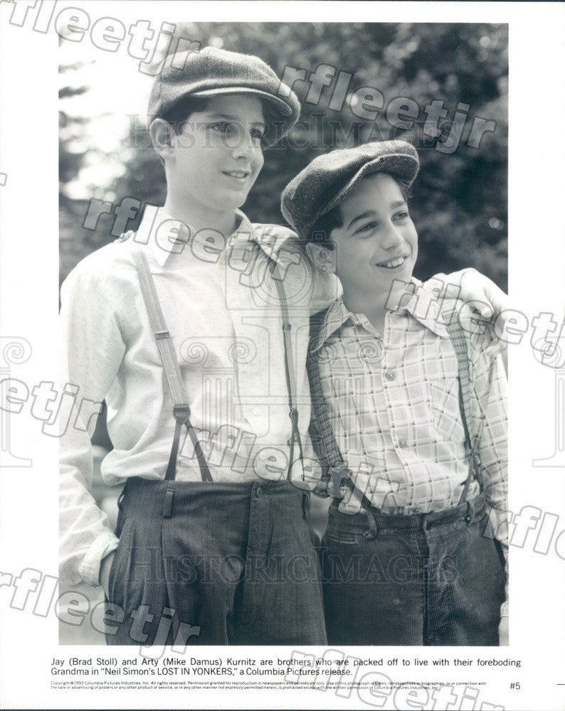 1993 Actors Brad Stoll &amp; Mike Damus in Film Lost In Yonkers Press Photo adu137 - Historic Images