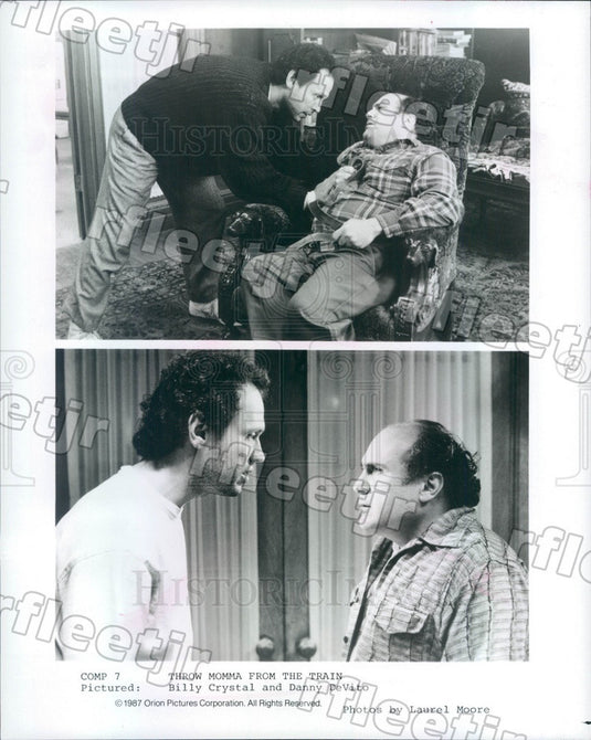 1987 Actors Danny DeVito & Billy Crystal in Film Throw Momma Press Photo adu199 - Historic Images