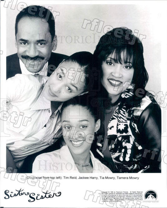 1996 Actors Tim Reid, Jackee Harry, Tia & Tamera Mowry on TV Press Photo adu361 - Historic Images