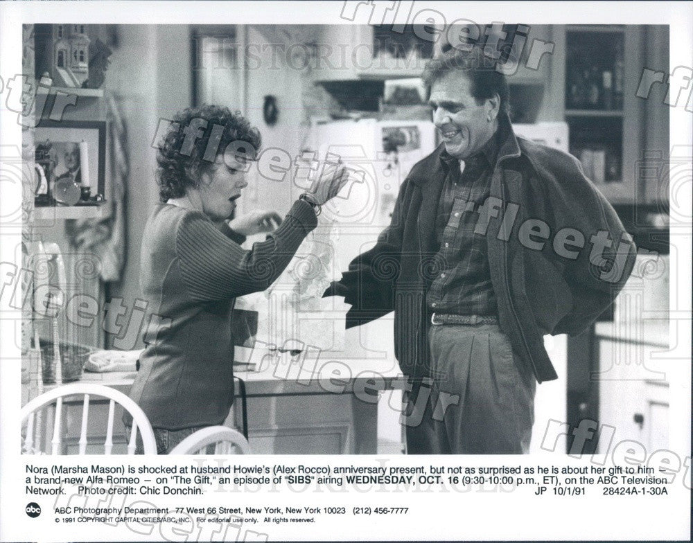 1991 Actors Marsha Mason &amp; Alex Rocco on TV Show Sibs Press Photo adu417 - Historic Images