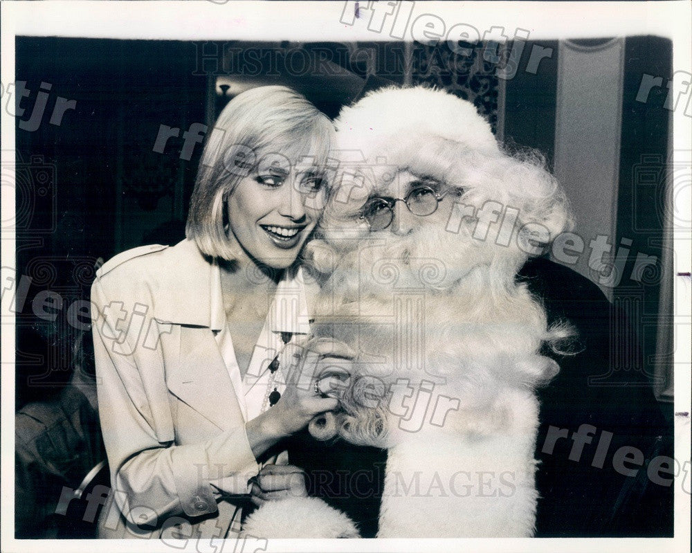 1984 Chicago, Illinois Model Adrienne Leigh &amp; Santa Press Photo adv147 - Historic Images