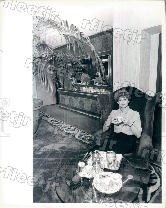 1982 Chicago, Illinois Goodlife Magazine Editor Dolores Long Press Photo adv215 - Historic Images