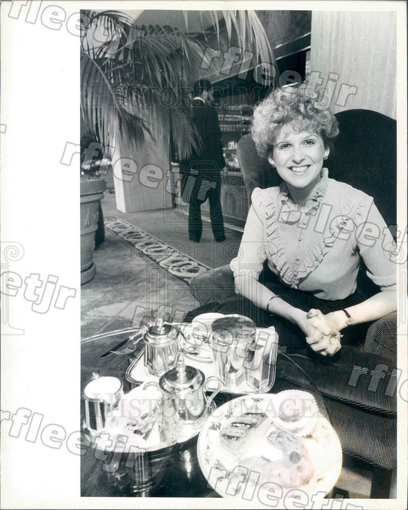 1982 Chicago, Illinois Goodlife Magazine Editor Dolores Long Press Photo adv217 - Historic Images