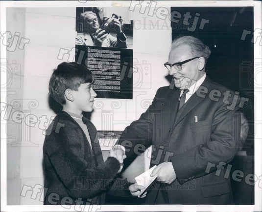 1966 Dutch Artist Henk Bos & Kim Cohn of Gary, IN Press Photo adv343 - Historic Images