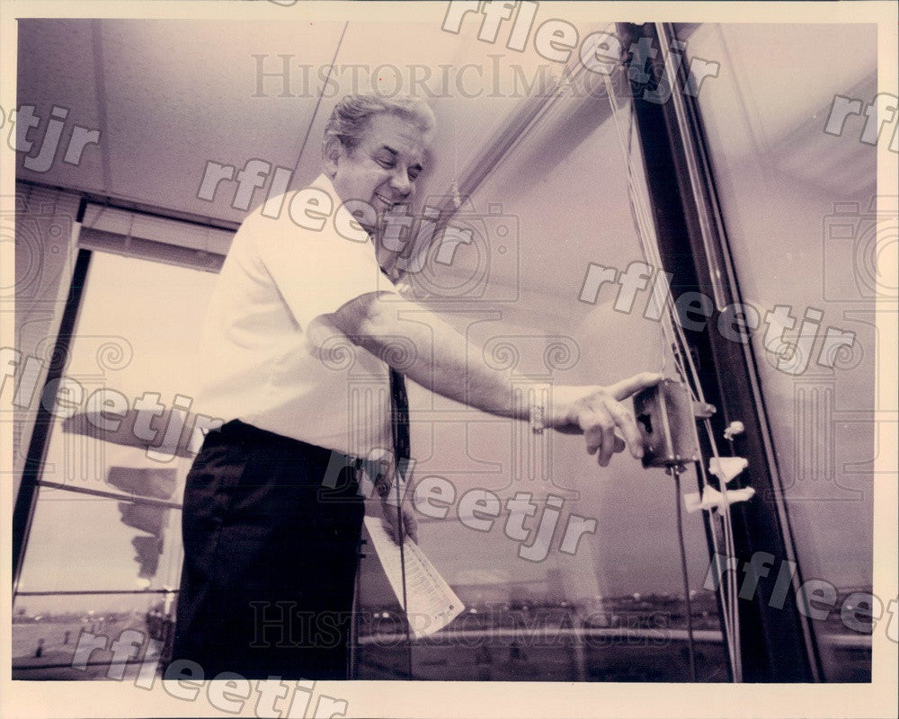 1992 Chicago Racetrack Announcer Phil Georgeff Press Photo adv479 - Historic Images