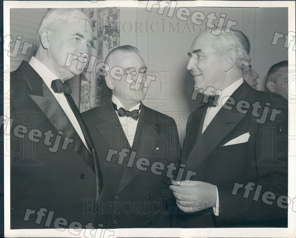 1942 Sen Arthur Vandenberg &amp; Marshall Field, Chicago Sun Press Photo adv573 - Historic Images