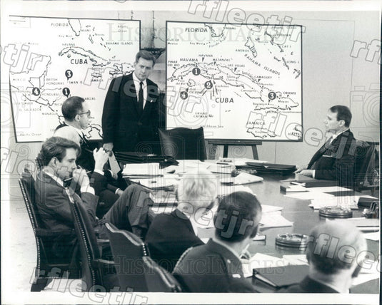 1983 Emmy Winning Actor Martin Sheen in TV Miniseries Kennedy Press Photo adw167 - Historic Images