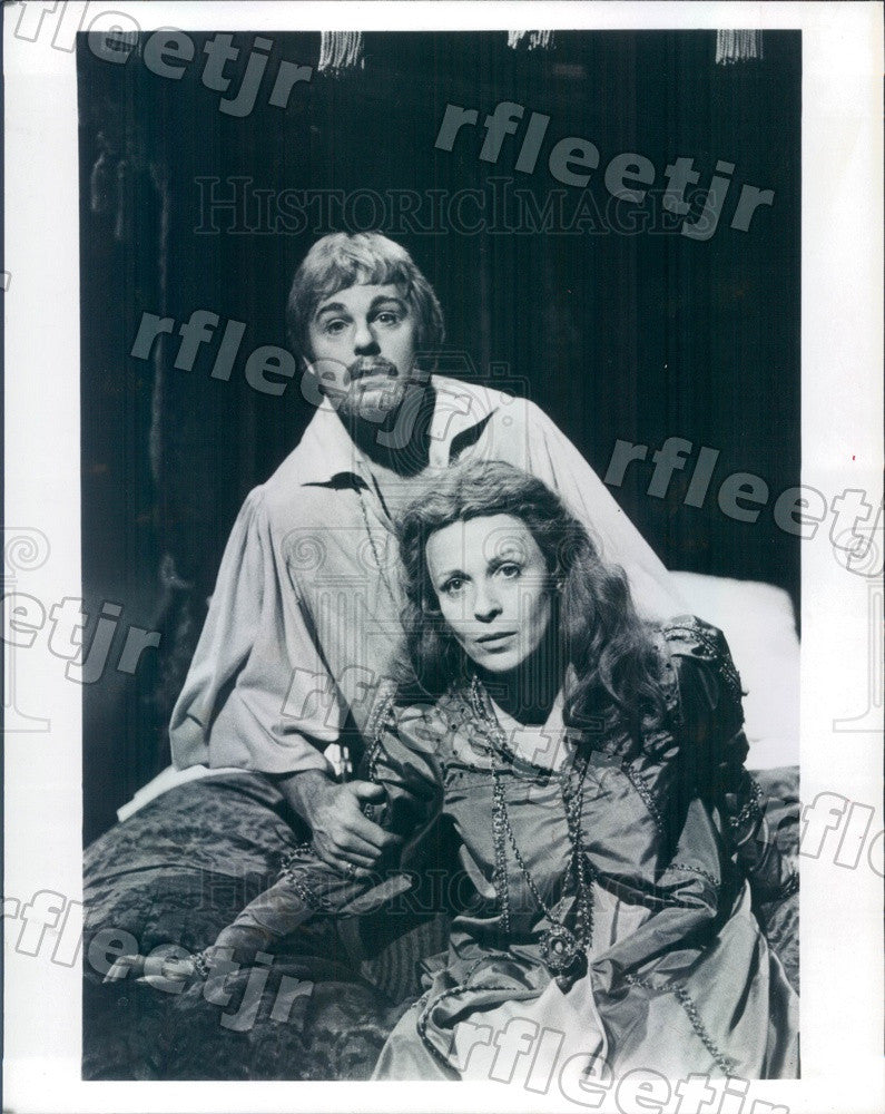 1980 Actors Derek Jacobi &amp; Claire Bloom in Hamlet on PBS Press Photo adw399 - Historic Images