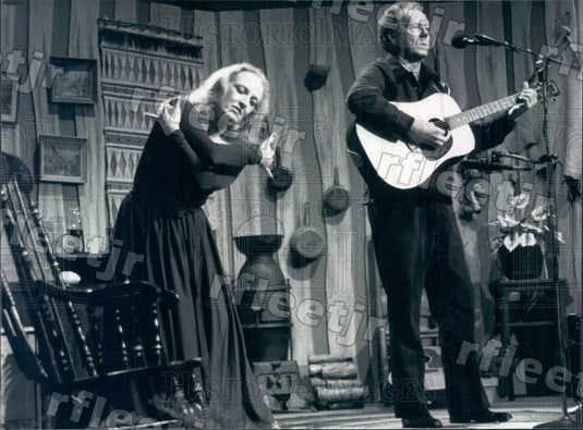 1982 Folk Singers Will McLean & Lais Press Photo adw415 - Historic Images