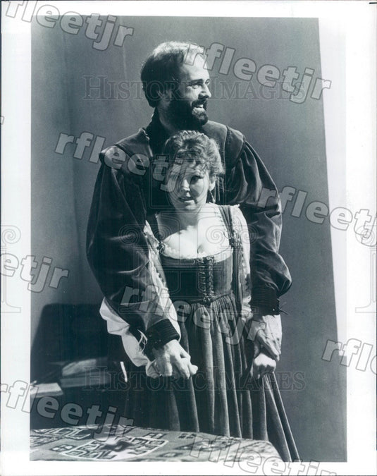 1981 British Actors John Cleese & Sarah Badel Press Photo adw465 - Historic Images