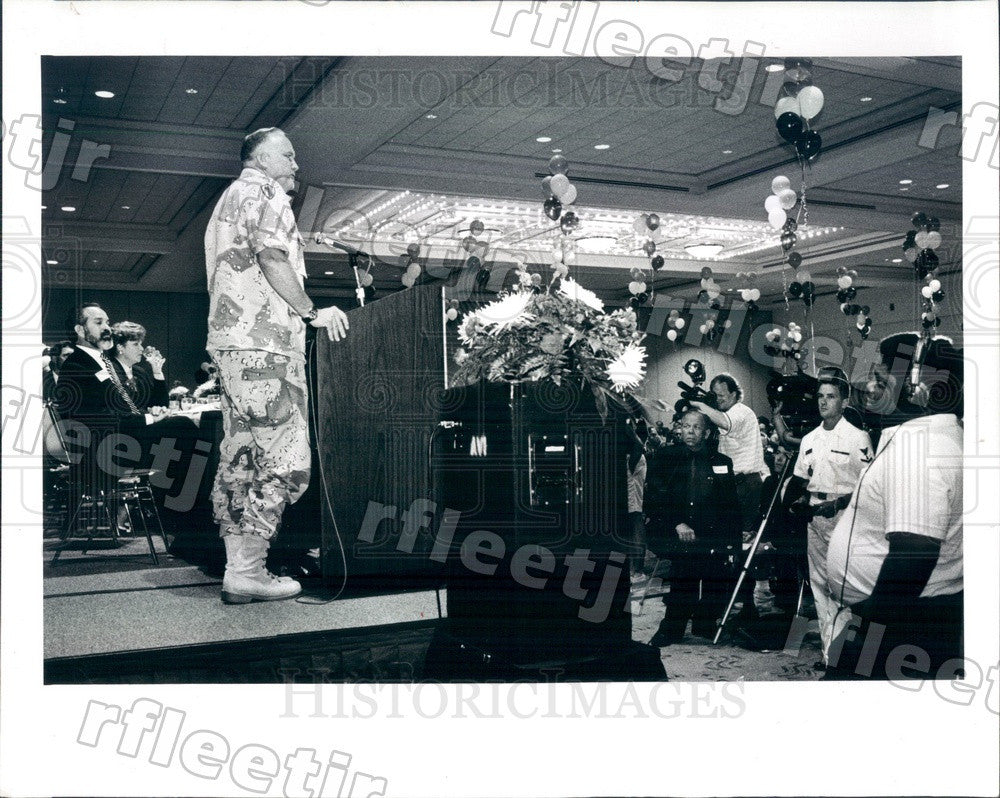 1991 US Army General Norman Schwarzkopf in Tampa, Florida Press Photo adw495 - Historic Images