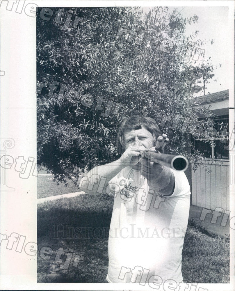 1977 Tampa, FL The Blow Gun Man Pat Shawn, Guinness Record Press Photo adw511 - Historic Images