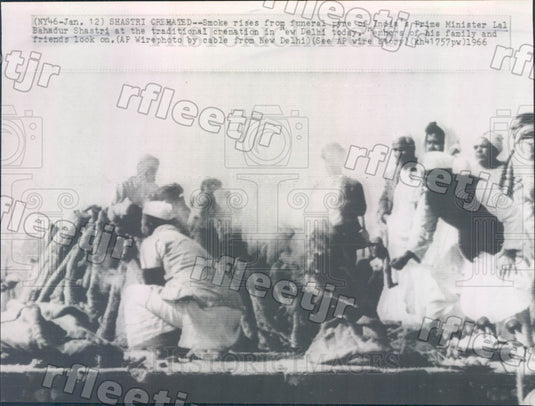 1966 India Prime Minister Lal Bahadur Shastri's Funeral Pyre Press Photo adw711 - Historic Images