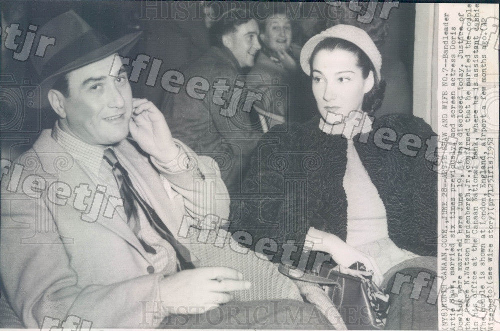 1952 Bandleader Artie Shaw &amp; Actress Doris Dowling Press Photo adw803 - Historic Images