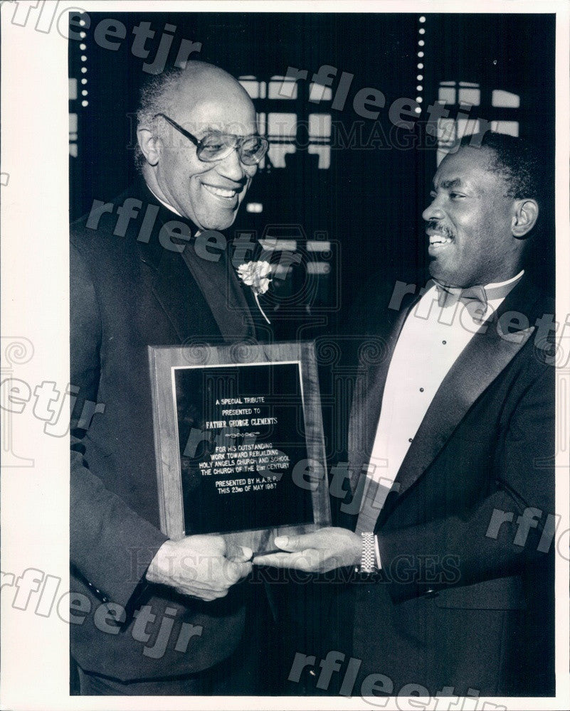 1987 Chicago, IL Rev George Clements of Holy Angels Church Press Photo adw825 - Historic Images