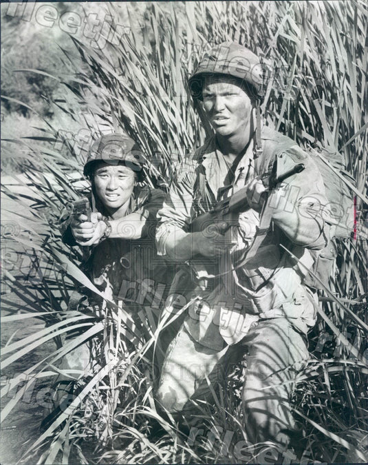 Undated Actors on TV Show Tour of Duty Press Photo adx1037 - Historic Images