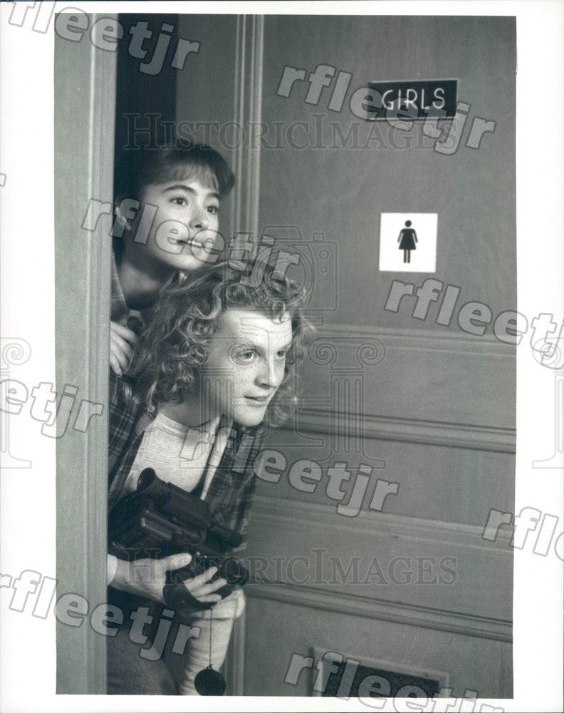 1988 Actors Andrew White &amp; Mary B Ward on TV Show TV 101 Press Photo adx1069 - Historic Images