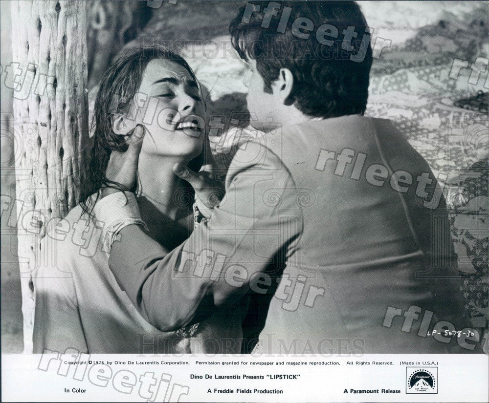 1976 Actors Margaux Hemingway &amp; Chris Sarandon in Film Press Photo adx1137 - Historic Images