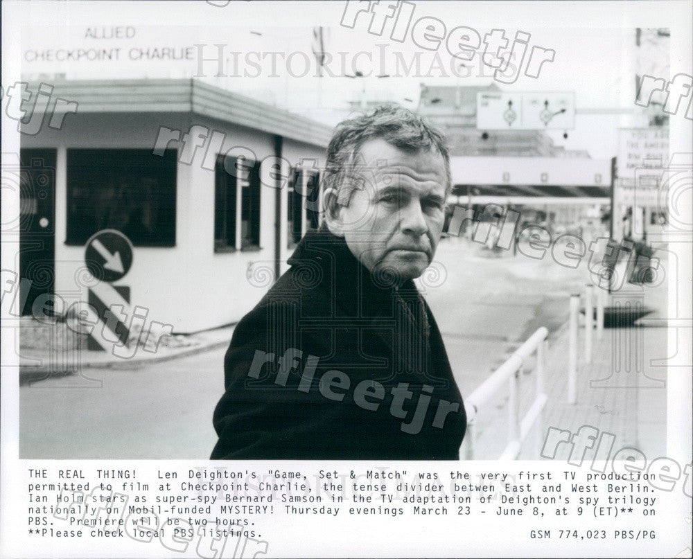 Undated Tony Winning British Actor Ian Holm on PBS Mystery! Press Photo adx259 - Historic Images