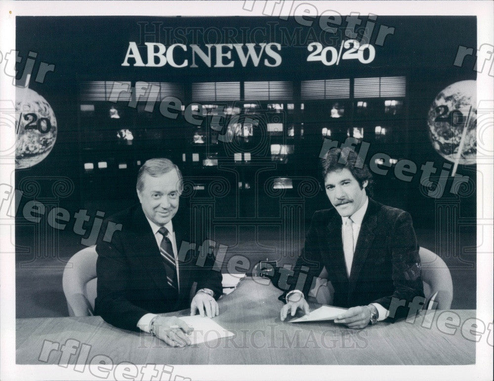 Undated TV Journalists Hugh Downs &amp; Geraldo Rivera on 20/20 Press Photo adx655 - Historic Images