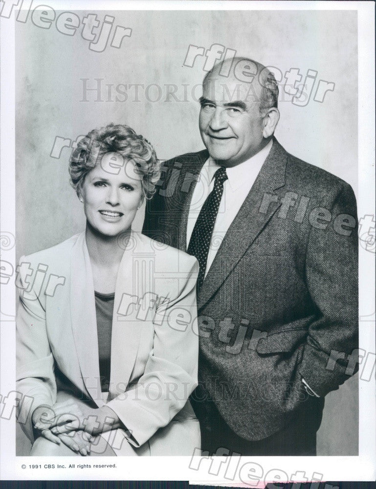 1991 Emmy Winning Actors Sharon Gless &amp; Ed Asner on TV Show Press Photo adx709 - Historic Images