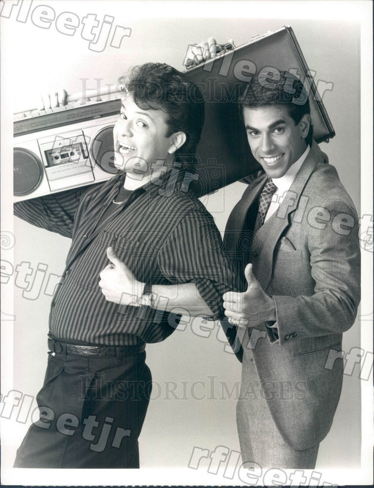 1988 Actors Paul Rodriguez &amp; Eddie Velez on Trial and Error Press Photo adx763 - Historic Images