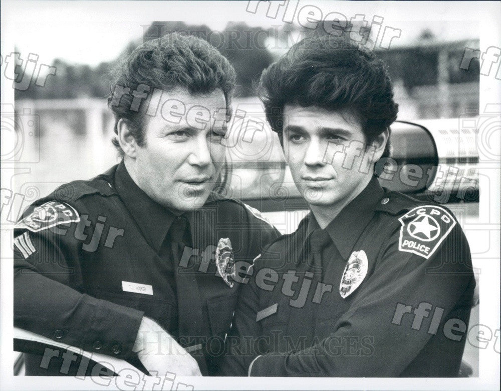 1982 Emmy Winning Actor William Shatner &amp; Adrian Zmed Press Photo adx769 - Historic Images