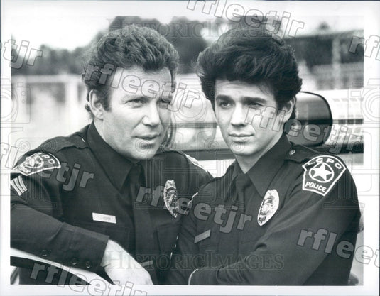 1982 Emmy Winning Actor William Shatner & Adrian Zmed Press Photo adx769 - Historic Images