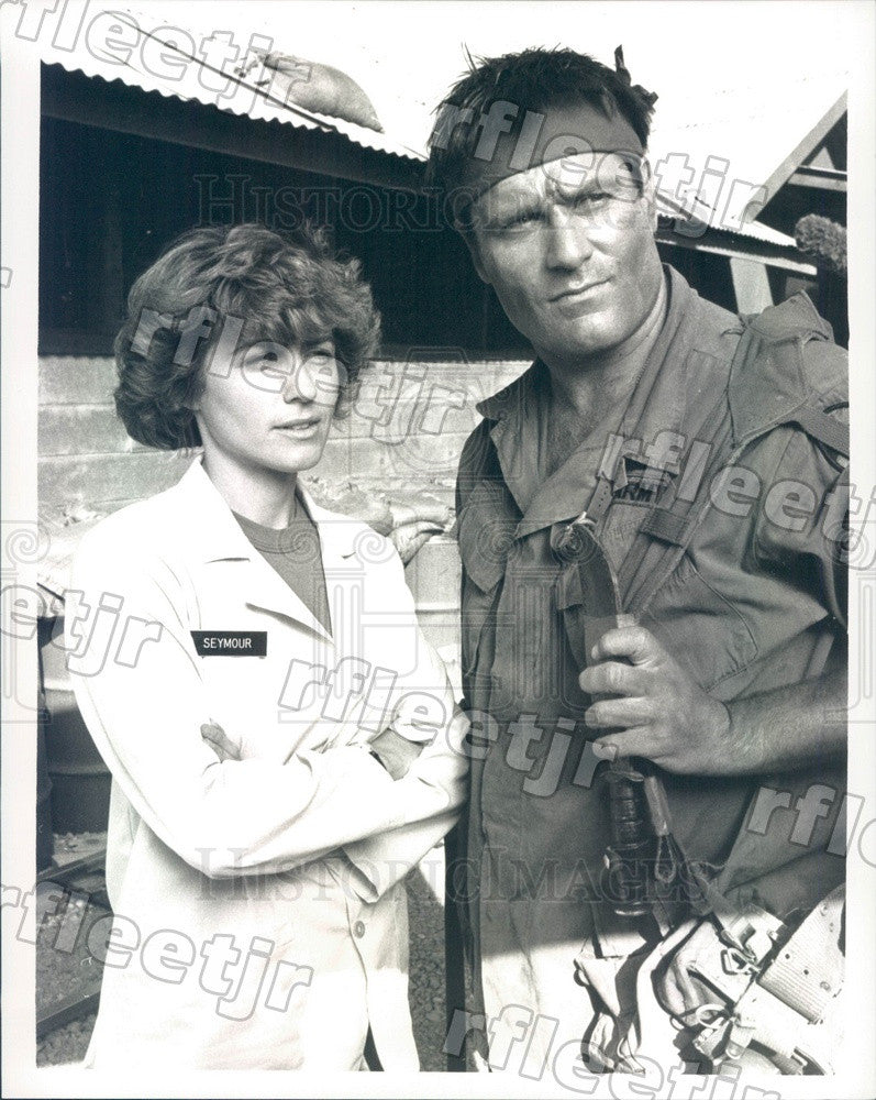1989 Actors Betsy Brantley &amp; Terence Knox on Tour of Duty Press Photo adx973 - Historic Images