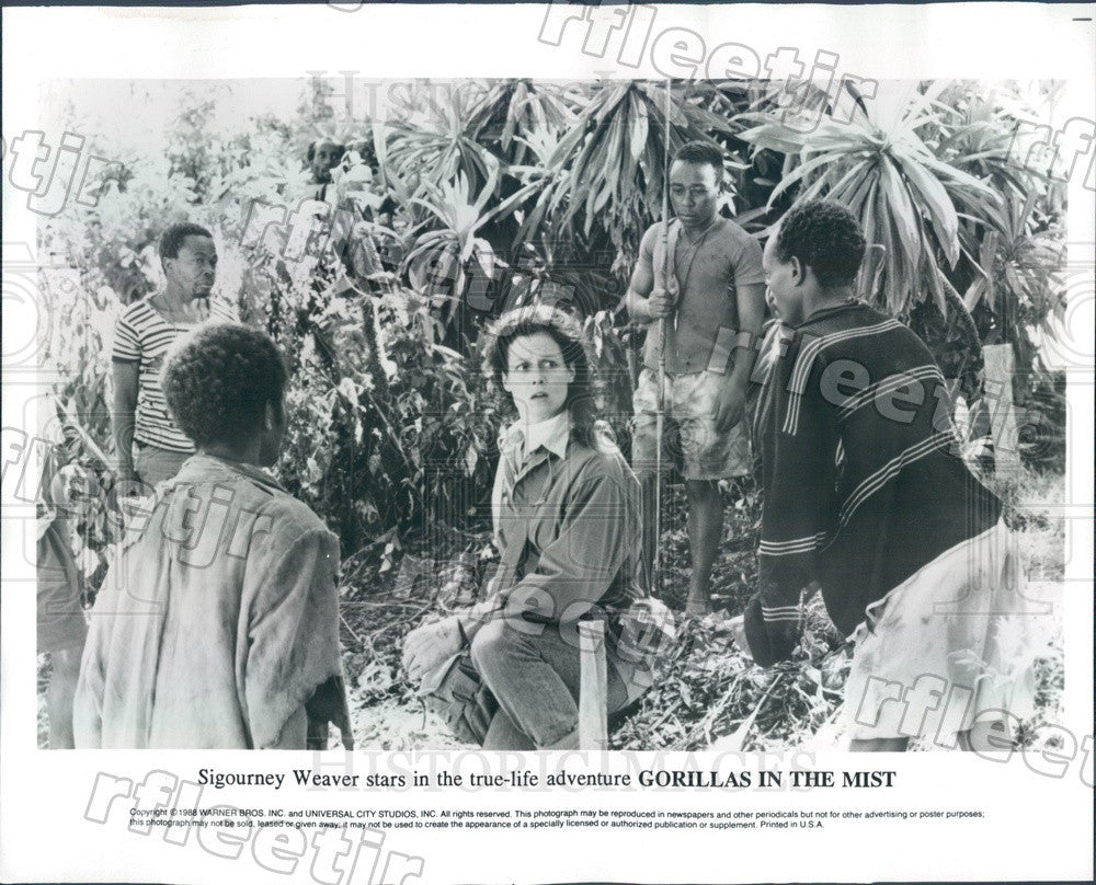 1988 Actress Sigourney Weaver in Film Gorillas In The Mist Press Photo ady1007 - Historic Images