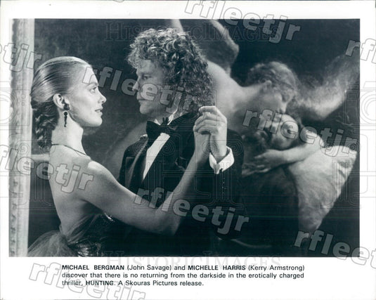 1992 Actors John Savage & Kerry Armstrong in Film Hunting Press Photo ady179 - Historic Images