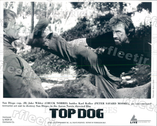 1995 Actors Chuck Norris & Peter Savard Moore in Film Top Dog Press Photo ady283 - Historic Images