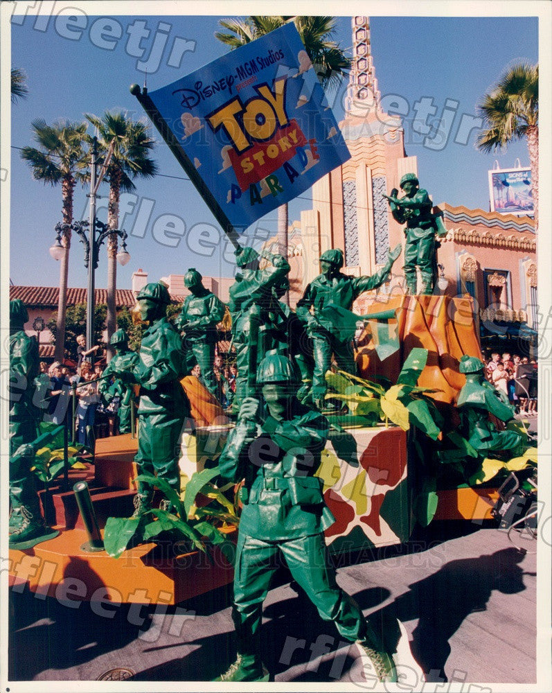 1995 Walt Disney Green Army Soldiers Leading Toy Story Parade Press Photo ady305 - Historic Images