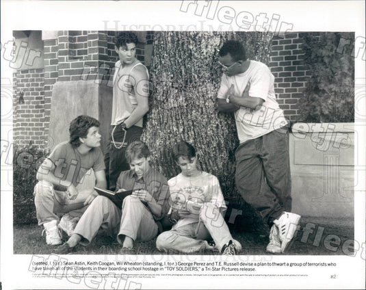 1991 Actors Sean Astin/Keith Coogan/Wil Wheaton/George Perez Press Photo ady373 - Historic Images
