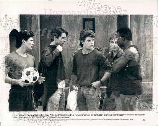 1991 Actors Sean Astin/Keith Coogan/Wil Wheaton/George Perez Press Photo ady377 - Historic Images