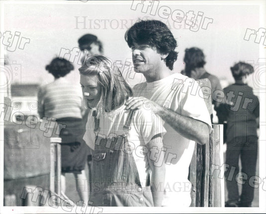 1995 Actors Peter Gallagher & Emmy Winner Claire Danes Press Photo ady467 - Historic Images