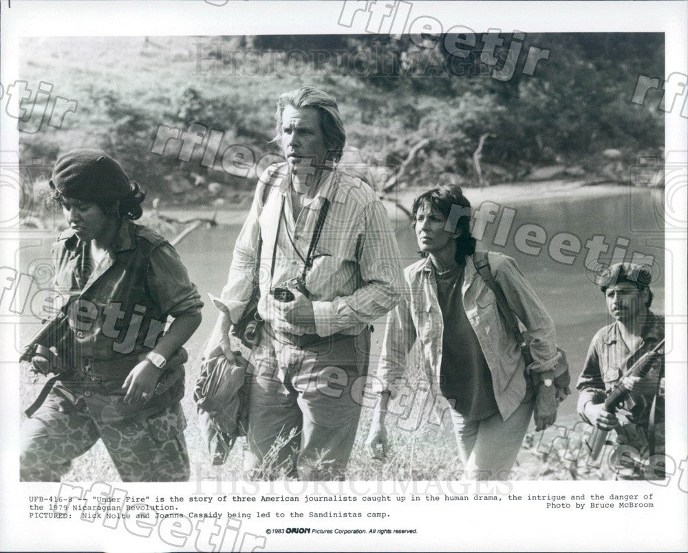 1983 Actors Nick Nolte &amp; Joanna Cassidy in Film Under Fire Press Photo ady763 - Historic Images