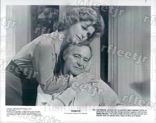 1980 Actors Lee Remick & Oscar Winner Jack Lemmon in Tribute Press Photo ady799 - Historic Images