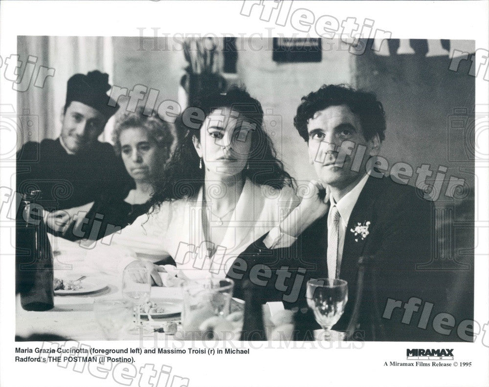 1995 Actors Massimo Troisi &amp; Maria Grazia Cucinotta in Film Press Photo ady79 - Historic Images