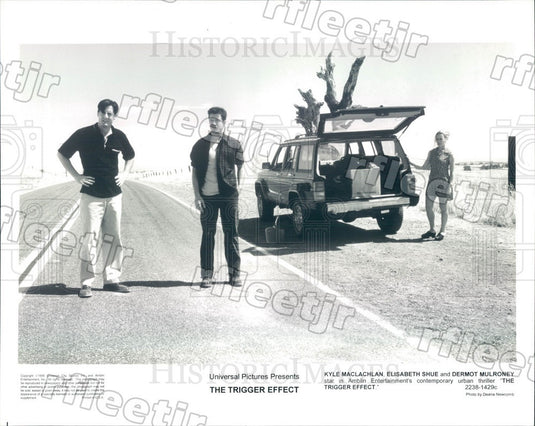 1995 Actors Kyle MacLachlan, Elisabeth Shue, Dermot Mulroney Press Photo ady833 - Historic Images