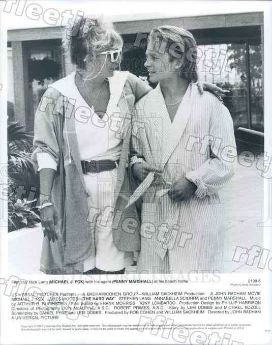 1991 Actors Michael J Fox & Penny Marshall in The Hard Way Press Photo ady955 - Historic Images