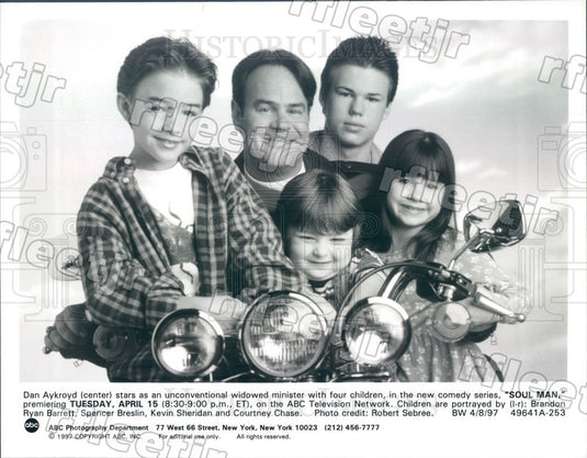 1997 Actors Dan Aykroyd, Brendon Ryan Barrett/Spencer Breslin Press Photo adz209 - Historic Images
