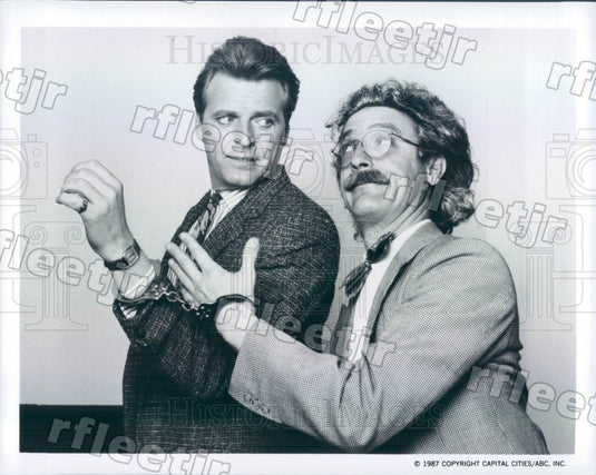 1987 Actors David Rasche & Mark Blankfield on Sledge Hammer! Press Photo adz423 - Historic Images